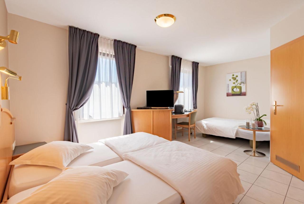 Roeser Hotel Re'Ser Stuff מראה חיצוני תמונה