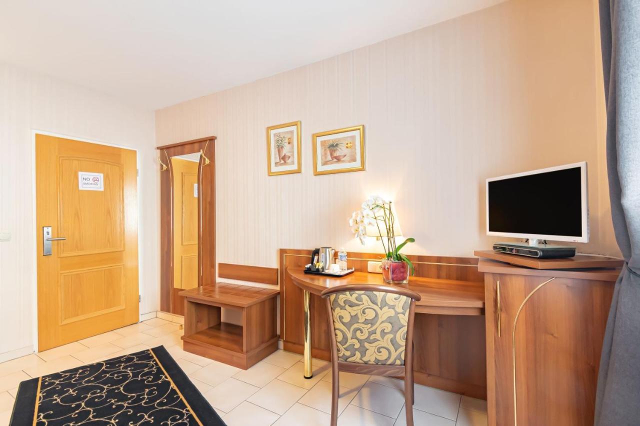 Roeser Hotel Re'Ser Stuff מראה חיצוני תמונה